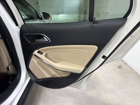 Used 2020 Mercedes-Benz GLA 250 4MATIC image 39