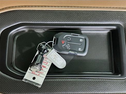 Used 2021 Chevrolet Silverado 2500 High Country image 36