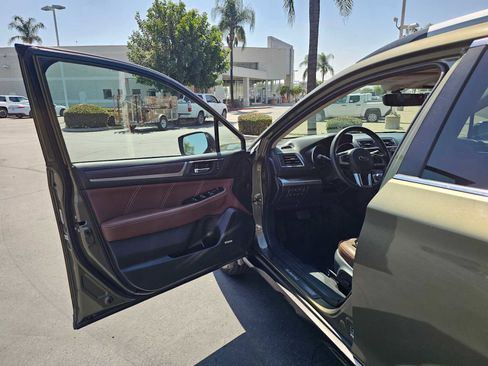 Used 2017 Subaru Outback 2.5i Touring w/ Popular Package #5A image 19