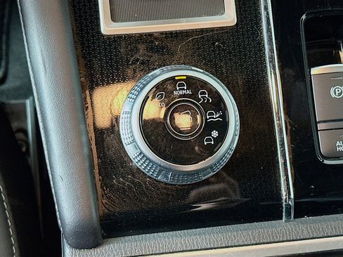 Used 2024 Mitsubishi Outlander SE image 26