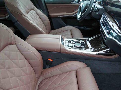 Used 2025 BMW X7 xDrive40i image 12
