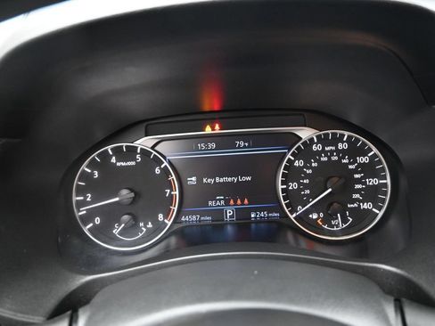 Used 2024 Nissan Altima 2.5 SV FWD image 11