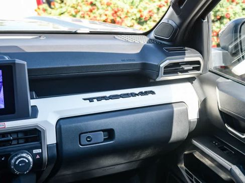 Used 2024 Toyota Tacoma TRD Off-Road w/ TRD Off Road Upgrade Package AWD/4WD image 18