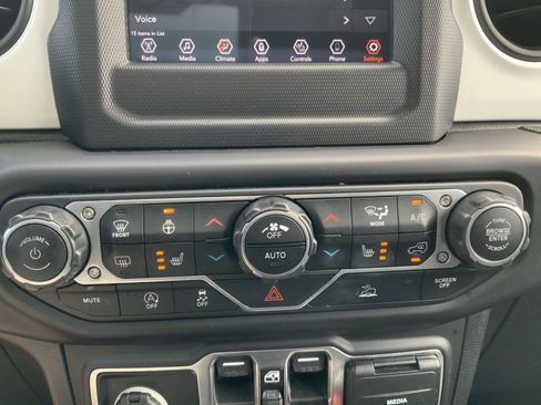 Used 2021 Jeep Wrangler Unlimited Sport AWD/4WD image 36