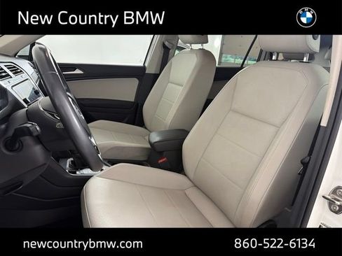 Used 2021 Volkswagen Tiguan SE AWD/4WD image 11