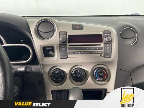 Used 2009 Pontiac Vibe w/ Preferred Package FWD image 14