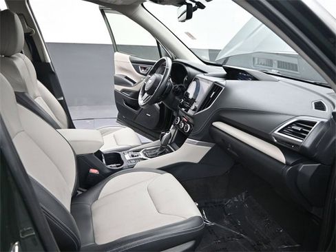 Used 2022 Subaru Forester Limited image 24