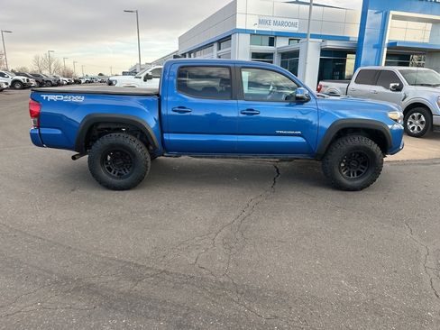 Used 2017 Toyota Tacoma TRD Off-Road image 34