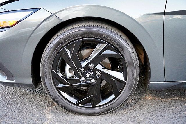 Certified 2026 Hyundai Elantra Sport FWD image 15