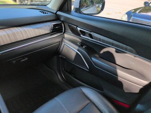 Used 2024 Kia Telluride SX FWD image 17