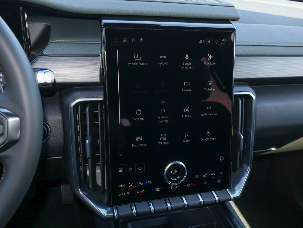 New 2027 GMC Acadia AT4 w/ Luxury Package AWD/4WD image 16