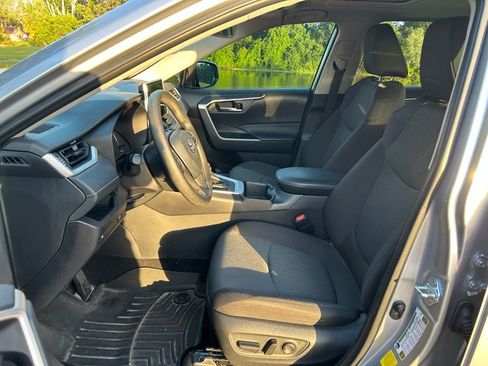 Certified 2025 Toyota RAV4 XLE w/ Convenience Package FWD image 15