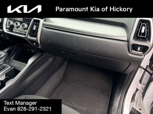 Used 2023 Kia Sorento LX image 35