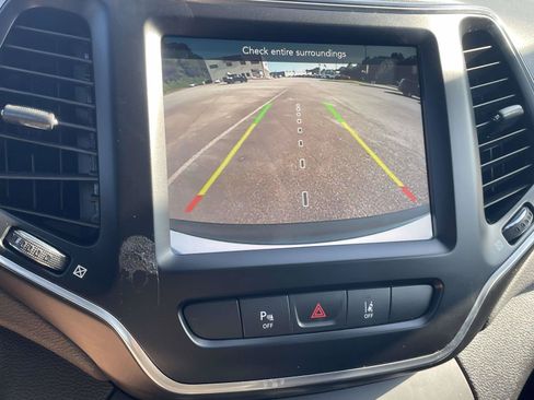 Used 2021 Jeep Cherokee Latitude Lux 80th Anniv w/ Quick Order Package 26U 80TH FWD image 16