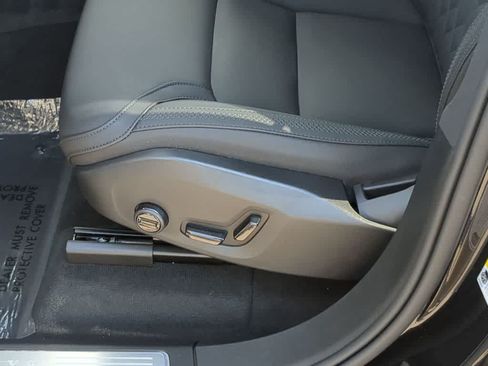 Certified 2026 Volvo XC90 B6 Plus AWD/4WD image 16