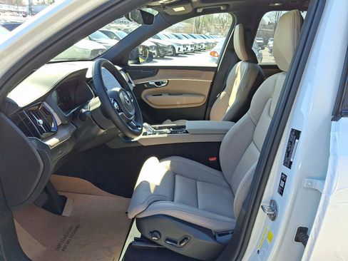 New 2026 Volvo XC90 B6 Ultra w/ Protection Package AWD/4WD image 9