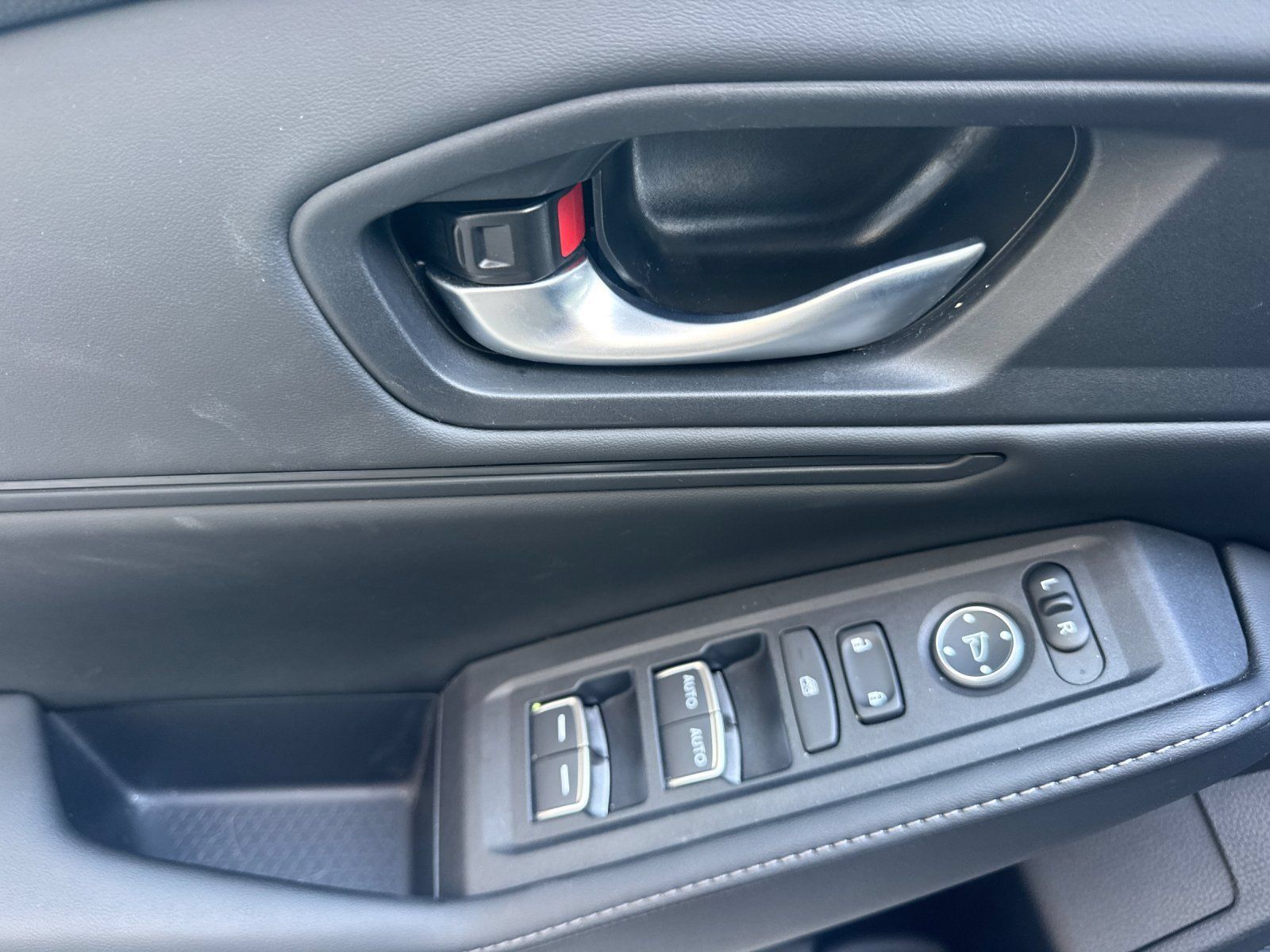 Used 2025 Honda Accord Sport image 11