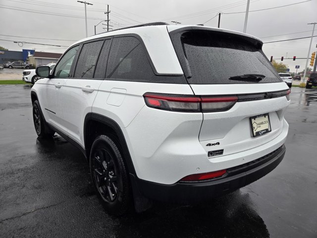 Used 2025 Jeep Grand Cherokee 4WD image 7
