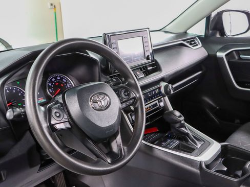 Used 2021 Toyota RAV4 XLE FWD image 22