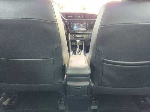 Used 2017 Toyota Corolla SE w/ SE Premium Package FWD image 13