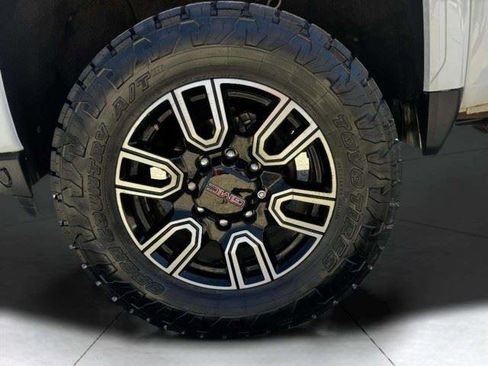 Used 2021 GMC Sierra 2500 AT4 w/ AT4 Premium Plus Package AWD/4WD image 60