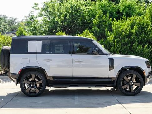 New 2026 Land Rover Defender 110 X-Dynamic SE AWD/4WD image 7