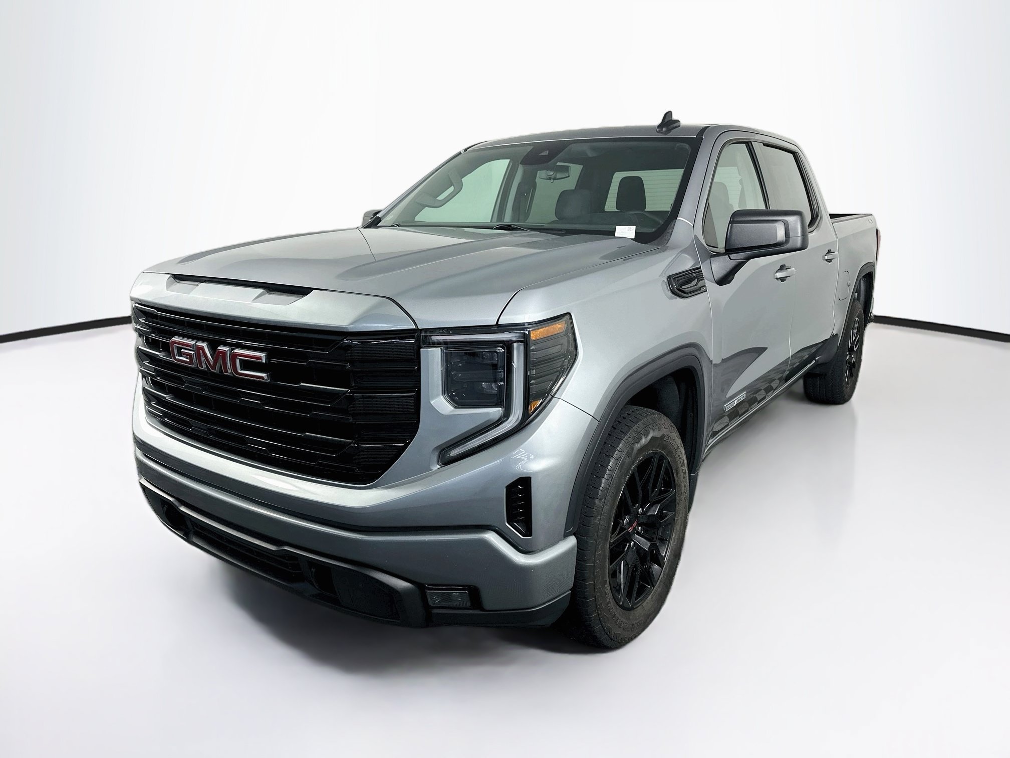 Used 2024 GMC Sierra 1500 Elevation AWD/4WD image 3