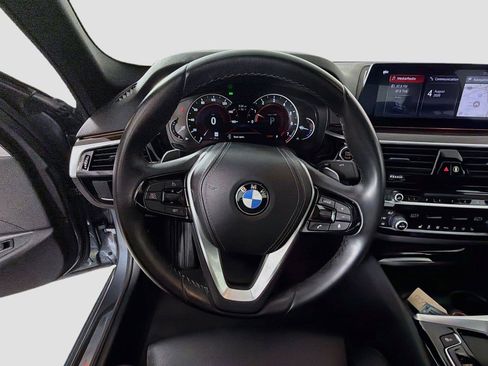 Used 2019 BMW 530i w/ Convenience Package RWD image 11