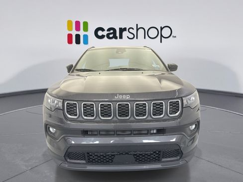 Used 2024 Jeep Compass Latitude AWD/4WD image 8