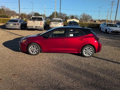 New 2026 Toyota Corolla SE image 2