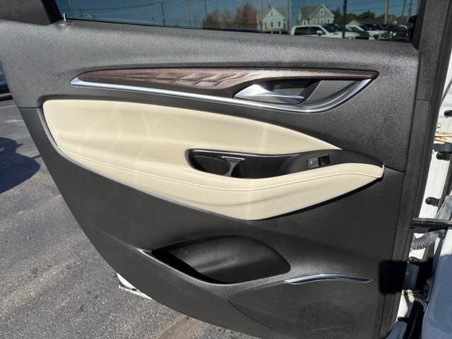 Used 2023 Buick Enclave Avenir w/ Avenir Technology Package AWD/4WD image 25