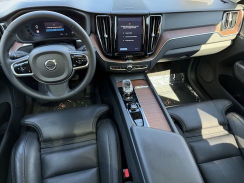 Certified 2023 Volvo XC60 B5 Ultimate w/ Protection Package Premier image 13