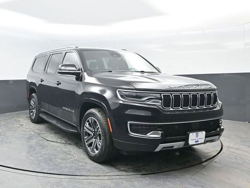 Used 2024 Jeep Wagoneer L Series II w/ Flexible Seating Group image 2