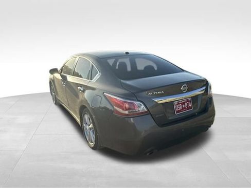 Used 2015 Nissan Altima 2.5 SV w/ Convenience Package FWD image 5