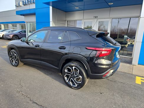 Used 2024 Chevrolet Trax RS image 8