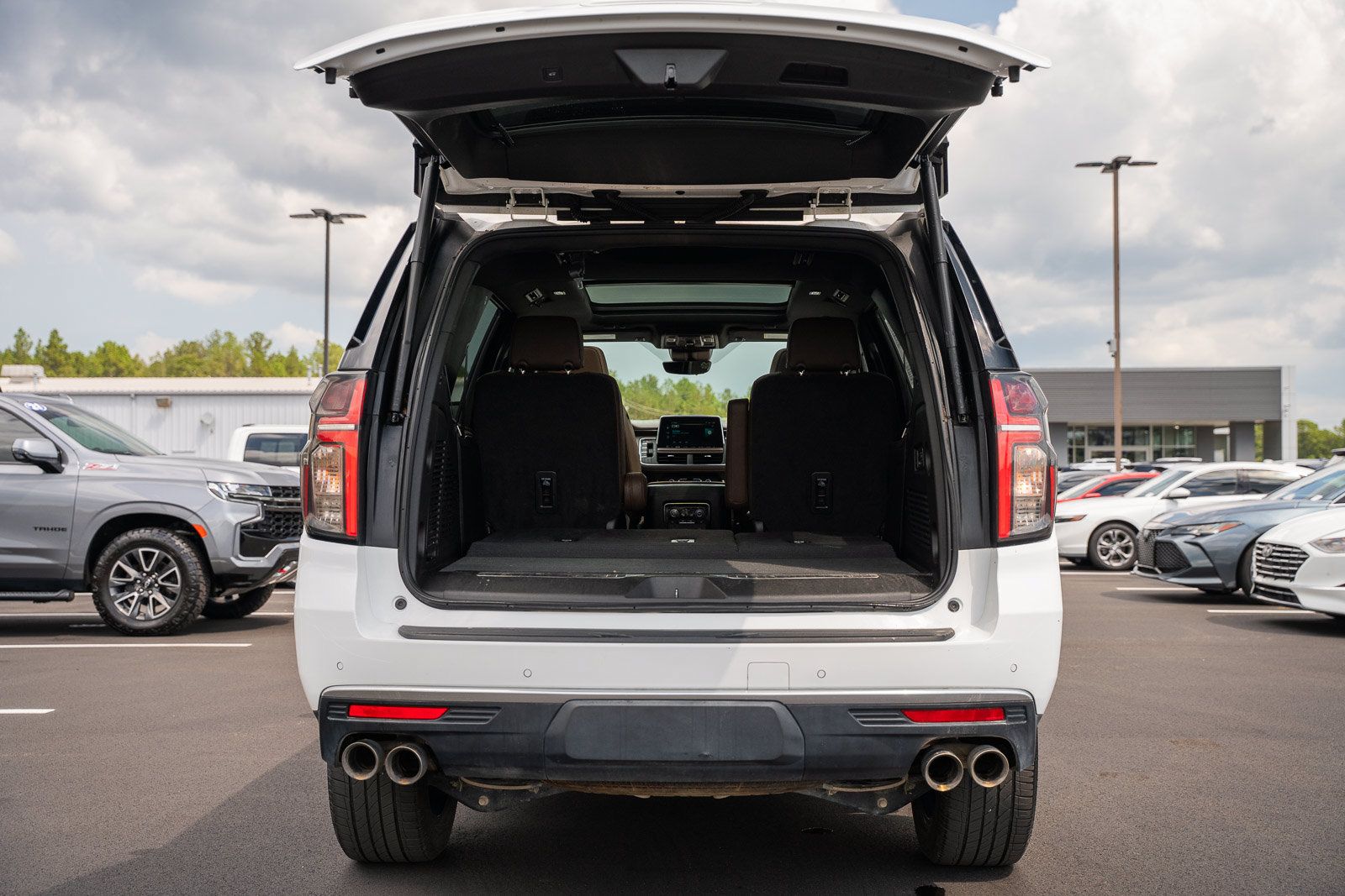 Used 2023 Chevrolet Tahoe High Country w/ Premium Package 2 RWD image 21