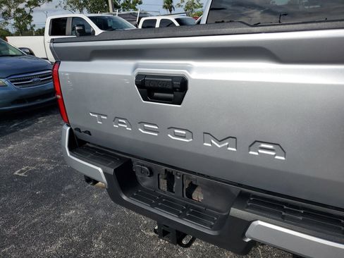 Used 2024 Toyota Tacoma TRD Off-Road image 9