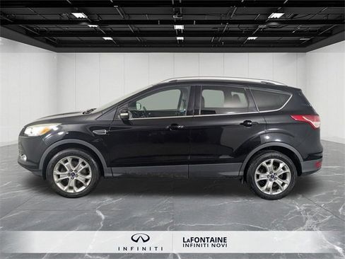 Used 2016 Ford Escape Titanium image 2