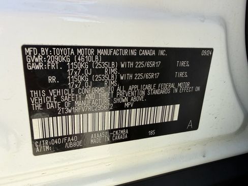 Used 2024 Toyota RAV4 XLE w/ Convenience Package FWD image 31