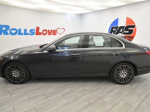 Used 2023 Mercedes-Benz C 300 4MATIC Sedan image 2