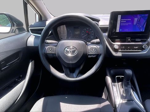 Used 2025 Toyota Corolla LE w/ LE Premium Package FWD image 6
