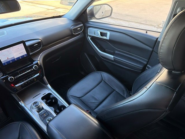 Used 2023 Ford Explorer Limited w/ Equipment Group 301A AWD/4WD image 19