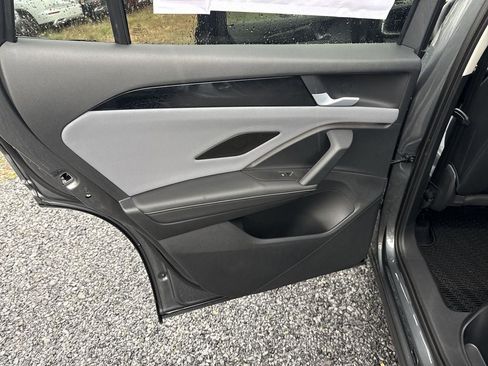 New 2026 Volkswagen Tiguan SE image 23