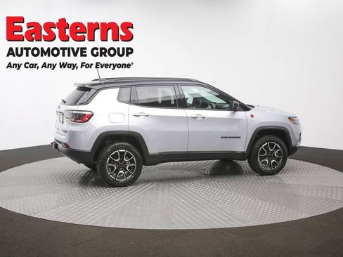 Used 2025 Jeep Compass Trailhawk w/ Trailer Tow Group AWD/4WD image 42