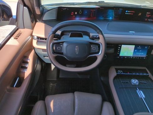 Used 2025 Lincoln Navigator L Black Label image 16