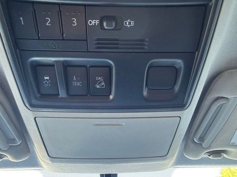 Used 2017 Toyota 4Runner SR5 Premium image 31