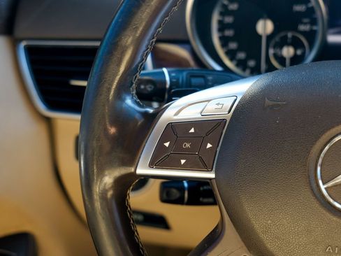 Used 2013 Mercedes-Benz GL 450 4MATIC image 18