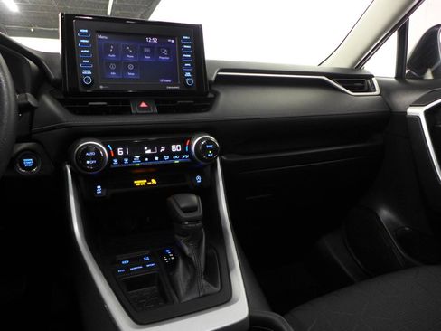 Used 2021 Toyota RAV4 XLE w/ Convenience Package FWD image 37
