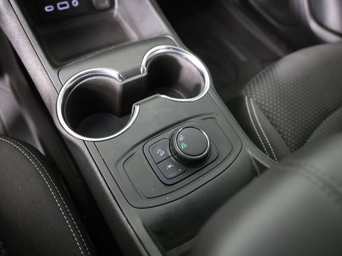 Used 2023 GMC Terrain SLE image 19