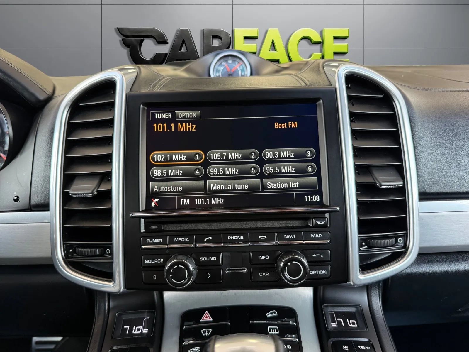 Used 2016 Porsche Cayenne GTS AWD/4WD image 34
